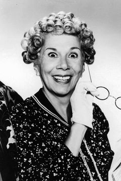Bea Benaderet interpreta Witch Hazel (voice)