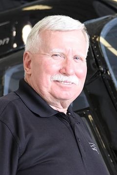 Buddy Knotts interpreta Helicopter Pilot