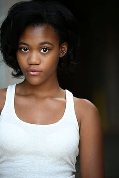 Tyla Harris interpreta Jasmine Wallace