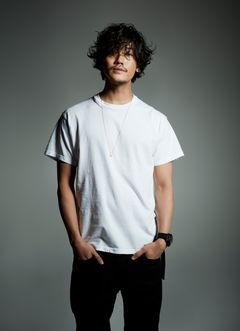 Jin Akanishi interpreta Chikara