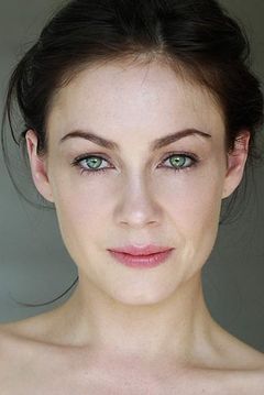 Anna Skellern interpreta Claudia