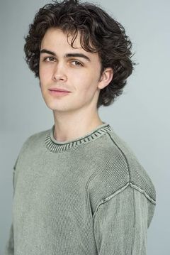 Maclean Fish interpreta Charlie Gunther