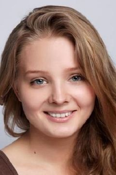 Evdokiya Lavrukhina interpreta shy bridesmaid