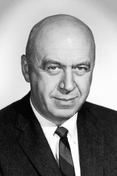Otto Preminger interpreta Oberst von Scherbach