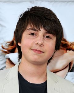 Daniel Yelsky interpreta Ben