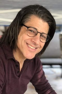 Bruce Lanoil interpreta Additional Muppet Performer (voice)