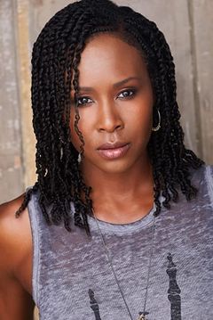 Sydelle Noel interpreta Lynn Campbell