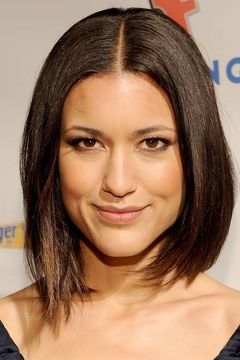 Julia Jones interpreta Leah Clearwater