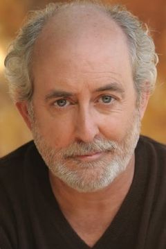 Christopher Boyer interpreta Officer Mansfield