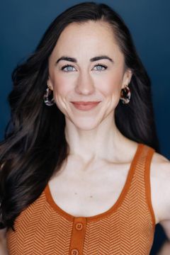 Samantha Siegel interpreta Dancer