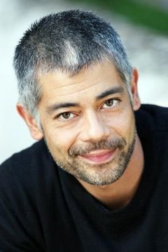 Alessandro Prete interpreta Cave Boy
