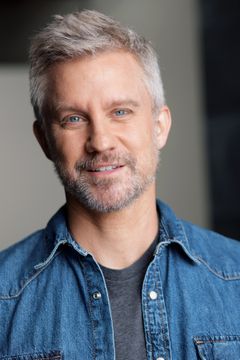 Ricky Wood interpreta Jason