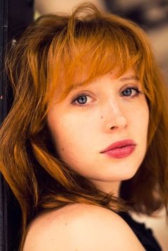 Claire Romain interpreta Alexia 'Alex' Chamade