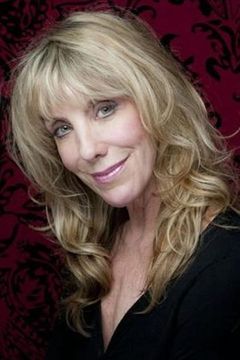 Ellen-Ray Hennessy interpreta Delphi (voice)
