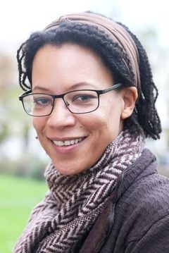 Nina Sosanya interpreta Annie