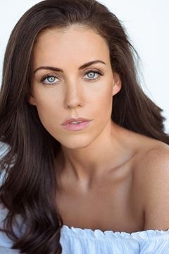Laura Mitchell interpreta Tiffany