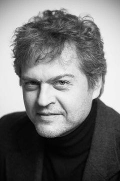 Răzvan Popa interpreta Journalist