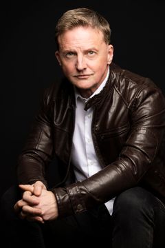 Mark Atkin interpreta Pub Man 2