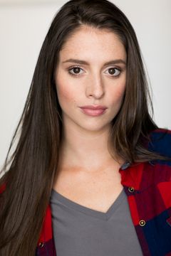 Brittany Belt interpreta Beth Anne