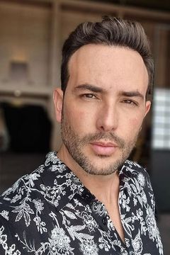 Sebastian Martinez interpreta Camilo Borrero