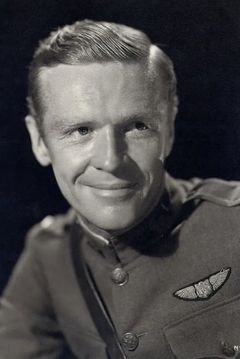 Theodore Newton interpreta Major Harvey