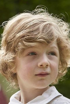 Laurie Shepherd interpreta Prince Bertie