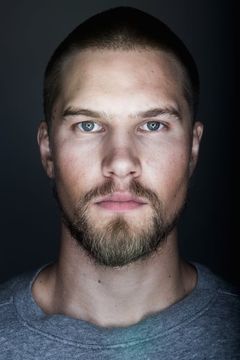 Mads Sjøgård Pettersen interpreta Erik Moberg