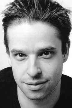 Adam Shaw interpreta James Mahon, Coat Thief