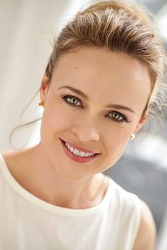 Tami Stronach interpreta The Childlike Empress