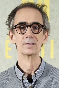 César Saratxu interpreta Mario