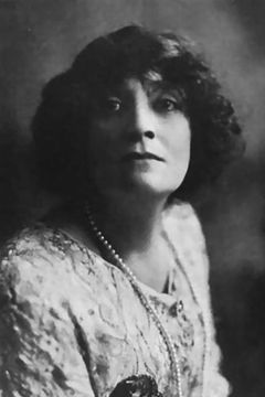 Eugenie Besserer interpreta Citizens Committee Member (uncredited)