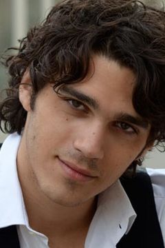 Giuseppe Maggio interpreta Fiore