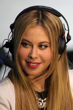 Tara Lipinski interpreta Girl at Party (uncredited)
