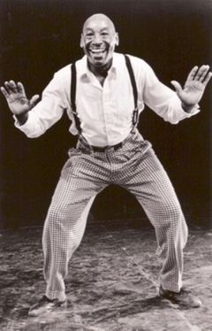 Frankie Manning interpreta Roseland Dancer (uncredited)