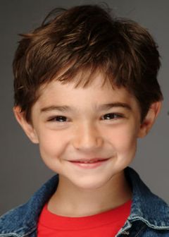 Max Morris interpreta Max