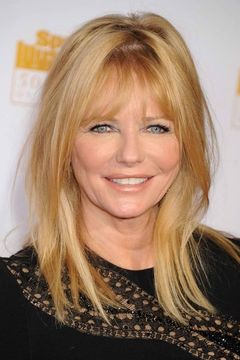 Cheryl Tiegs interpreta Herself
