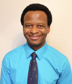 Charles Chiyangwa interpreta Somalian