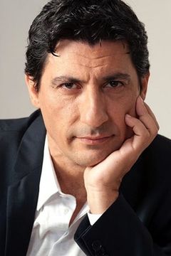 Emilio Solfrizzi interpreta Paolo Giorgi