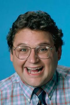 Stephen Furst interpreta Dash (voice)