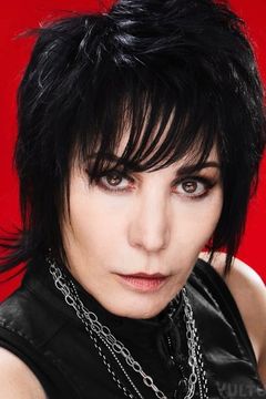 Joan Jett interpreta Betsy Neal