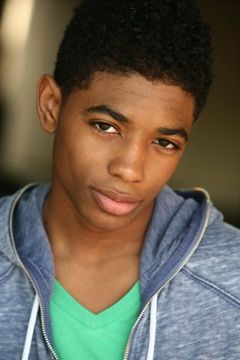 Nadji Jeter interpreta Poundcake