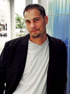 Christopher Serrone interpreta Young Henry