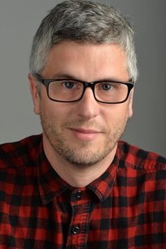 Nico Tatarowicz interpreta Reporter