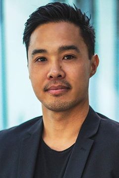 Brent Yoshida interpreta Sam (uncredited)