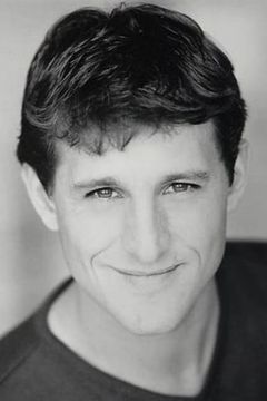 Kenny Johnston interpreta Hugo