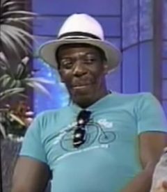 Uncle Ray Murphy interpreta Uncle Ray