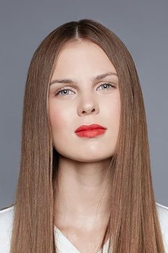Aleksandra Revenko interpreta Maryana's friend