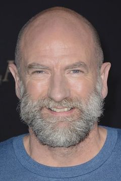 Graham McTavish interpreta Gavin Hardcastle
