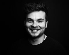 Noah Matthews interpreta Jonah