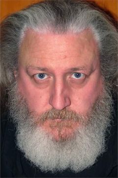 Chris Ryan interpreta Breelander (uncredited)